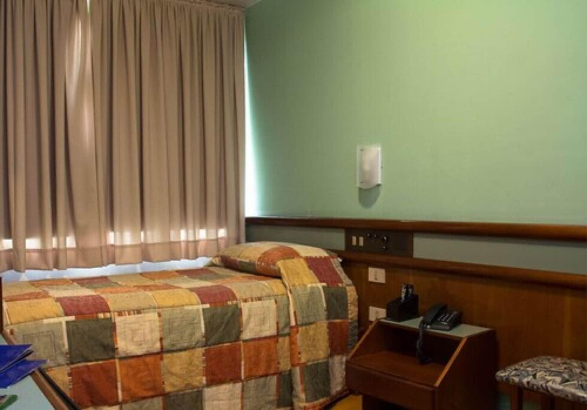 Rede Andrade Mercado Hotel Куритиба Екстериор снимка