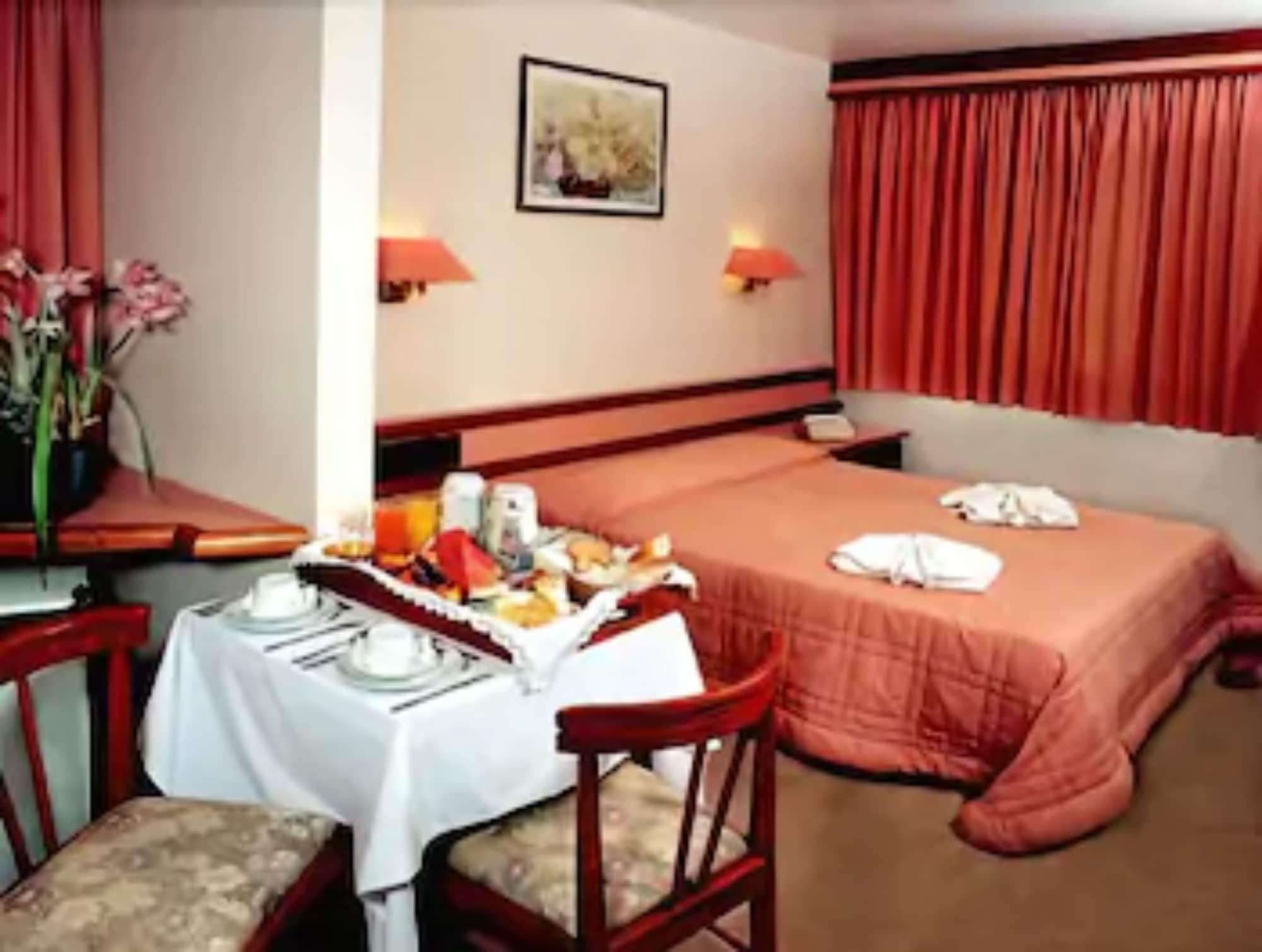 Rede Andrade Mercado Hotel Куритиба Екстериор снимка